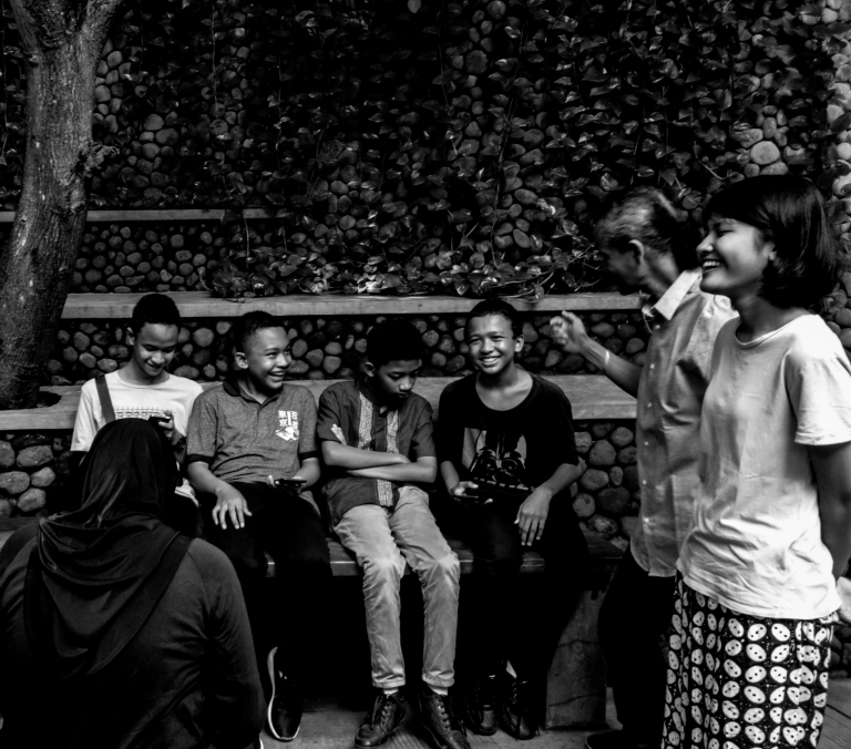 MENGELOLA SUMBER DAYA MANUSIA