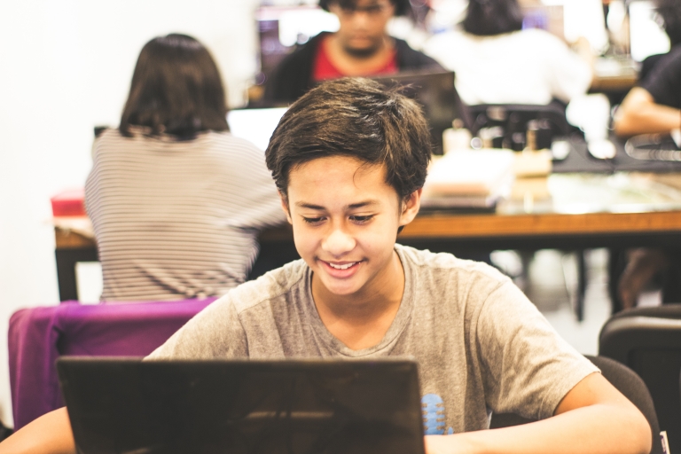 GENERALIS ATAU SPESIALIS?