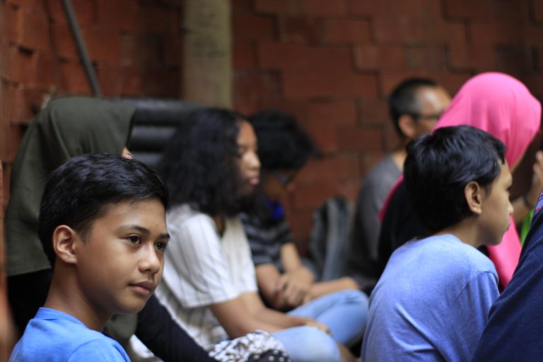 MENGHINDARI CYBERBULLYING DENGAN MENJAGA EMPATI DAN PRIVASI