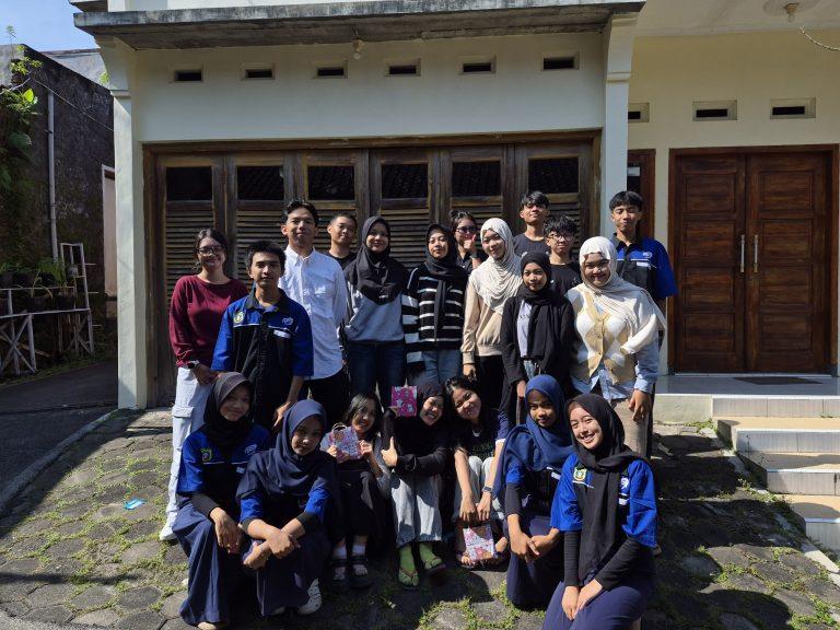 Kenapa Kita Sering Bertahan di Tempat yang Sama?